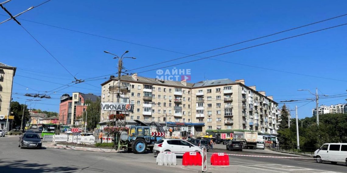 Ремонт кільця// Фото: Файне місто