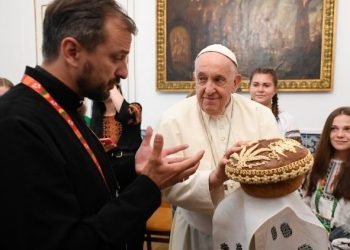 Отець Роман Демуш та Папа Римський Франциск // Фото: Vatican News