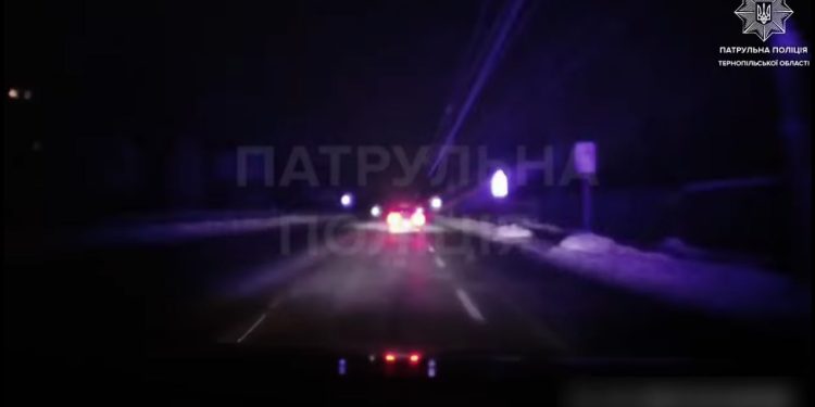 Скріншот з відео патрульної поліції Тернопільщини