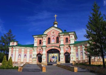 Свято-Духівський монастир Почаївської Лаври // Фото з відкритих джерел