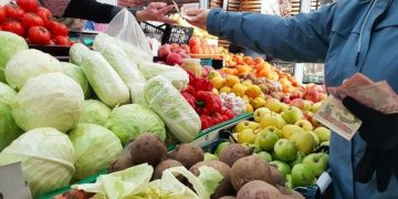 Яйця, хліб та овочі: в Україні ціни на продукти рекордно зростають